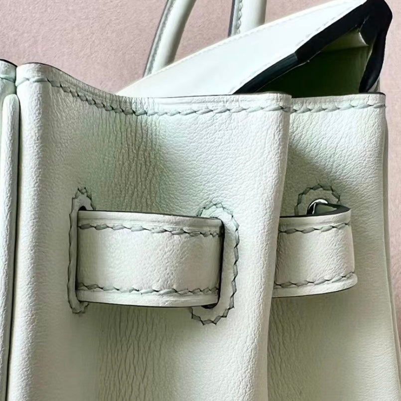 LIGHT GREEN SWIFT - CUSTOM