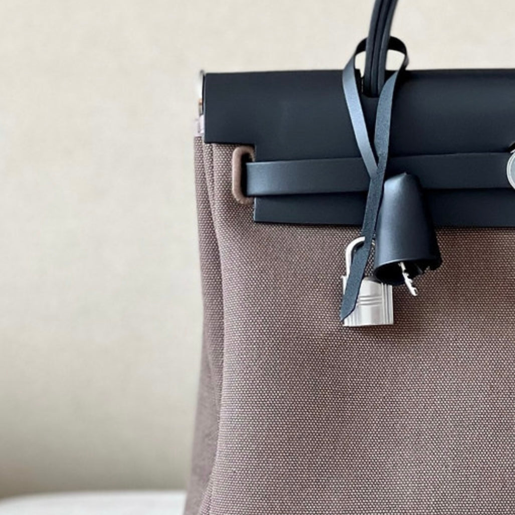 PEBBLE FLORENCE - BLACK