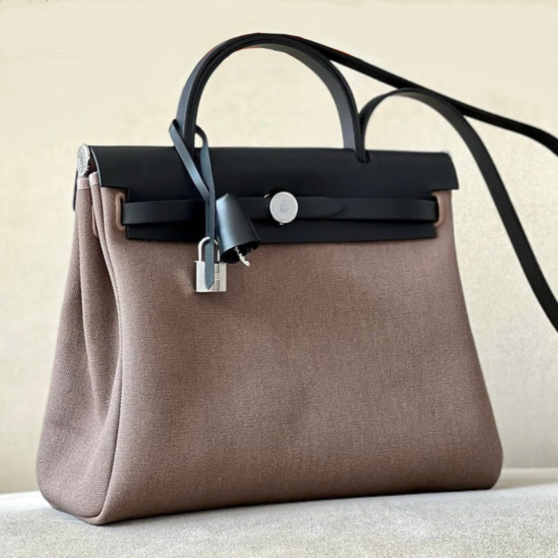 PEBBLE FLORENCE - BLACK