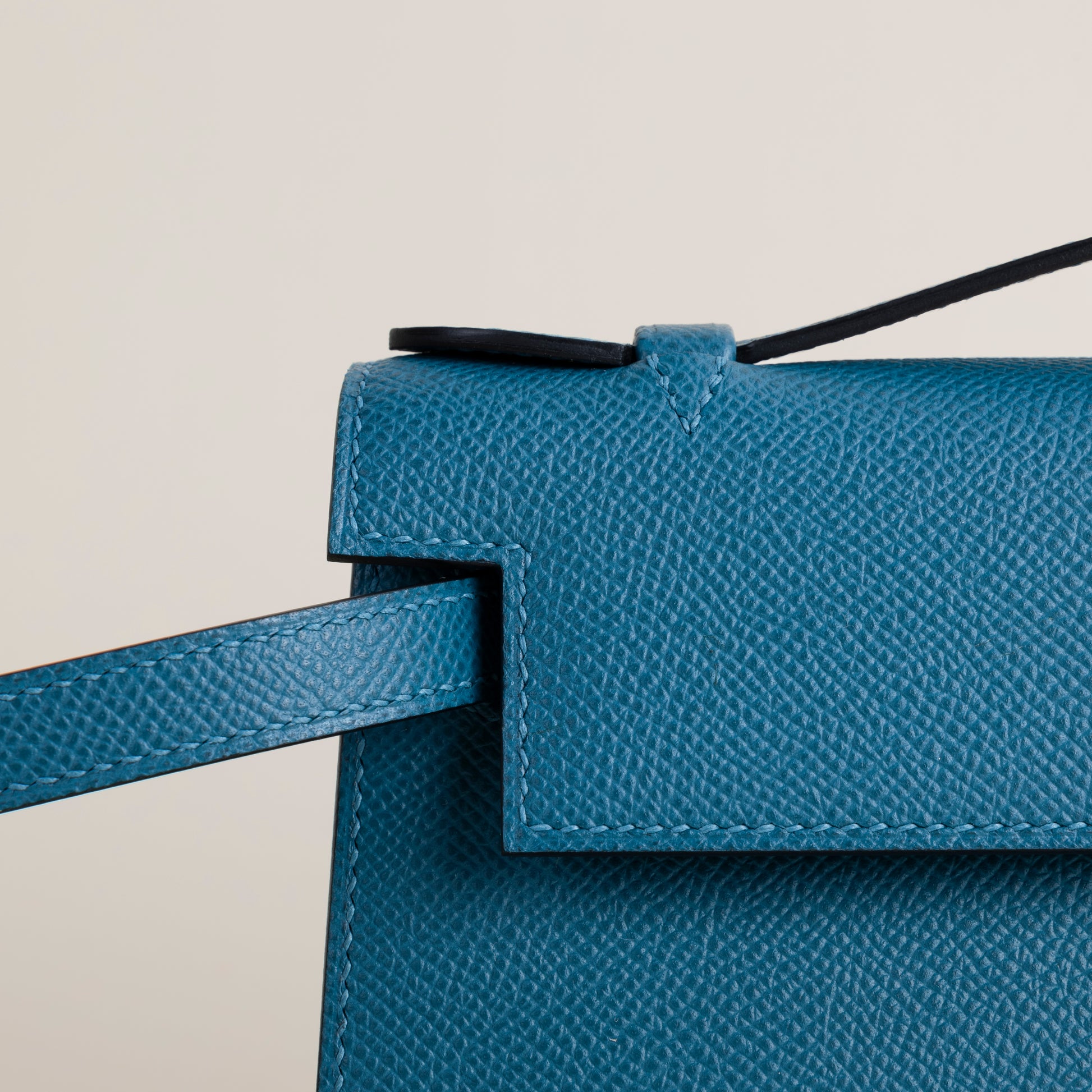 AYLO EPSOM AZURE - CUSTOM