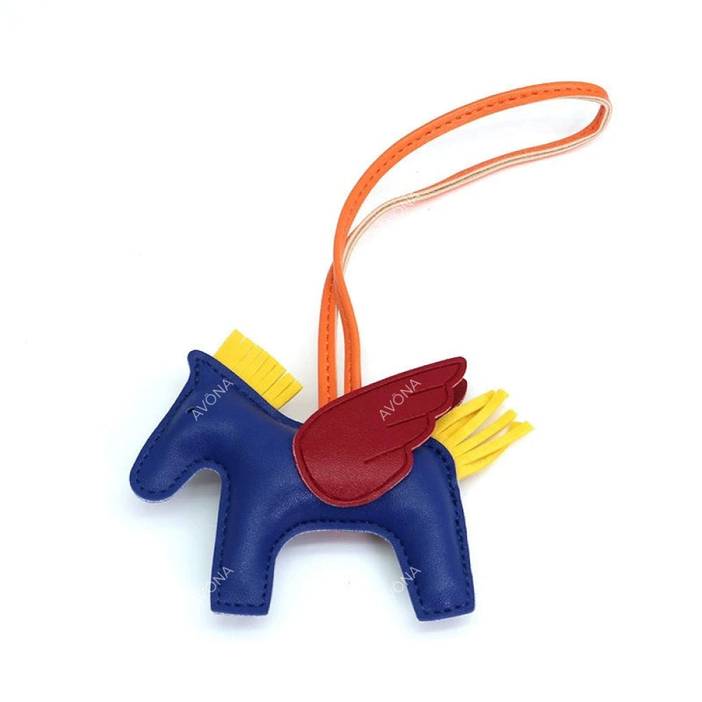STANDARD PEGASUS CHARM - 10